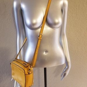VINCE CAMUTO Handbag Jazy Crossbody Leather Golden Mustard